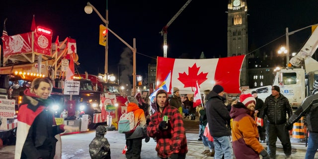 Demonstranten tanzen am 19. Tag der Freedom Caravan vor dem kanadischen Parlament