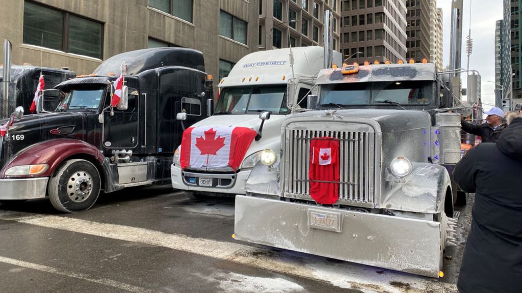 Der Bürgermeister von Ottawa und „Freedom Caravan“ einigen sich darauf, Lastwagen aus Wohngebieten zu verlegen