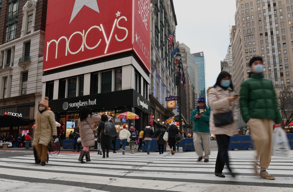 Macy’s (M) gab bekannt, dass es die Gewinne für das vierte Quartal 2021 übertroffen hat