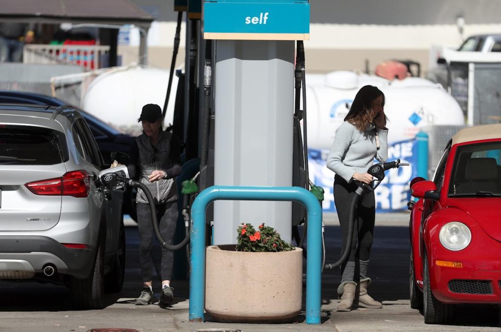 Fahrer „explodierten“ aufgrund steigender Gaspreise, da die Ukraine-Russland-Krise Öl anheizt