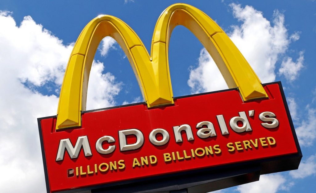 Hersteller von Eismaschinen-Reparateuren verklagen McDonald's in einem 900-Millionen-Dollar-Prozess