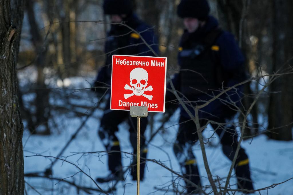 Russische Streitkräfte gruben Gräben im hochradioaktiven „Roten Wald“ von Tschernobyl