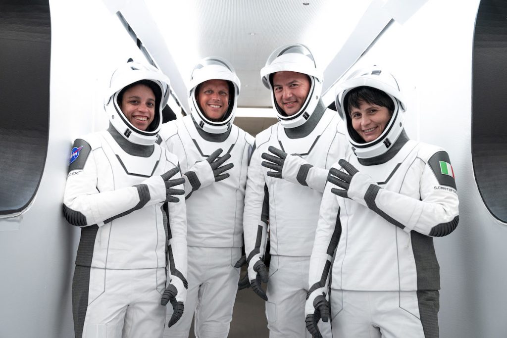 Die nächste Crew von SpaceX startete und wartete auf die Rückkehr der Spezialmission der Astronauten – Spaceflight Now