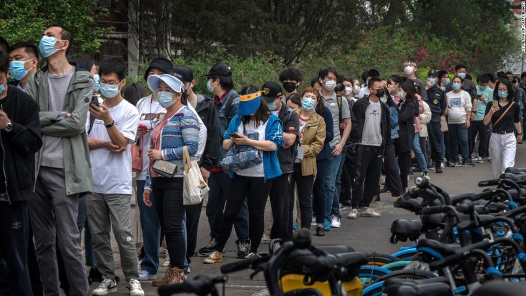 Peking führt inmitten des „schnellen und wütenden“ Ausbruchs von Omicron Massen-Covid-Tests durch