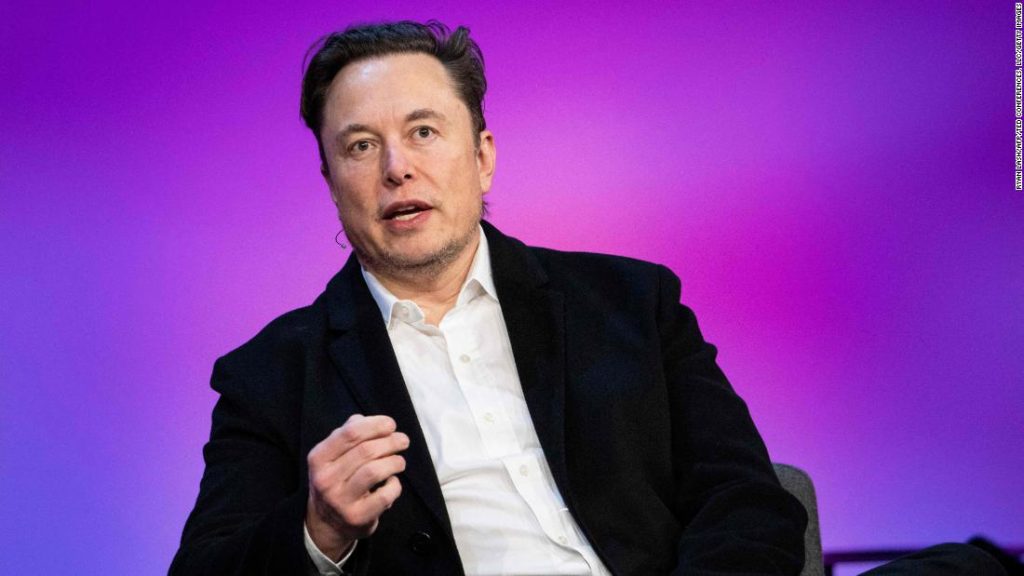 Elon Musk sagt, er habe 46,5 Milliarden Dollar gesammelt, um den Twitter-Deal zu finanzieren