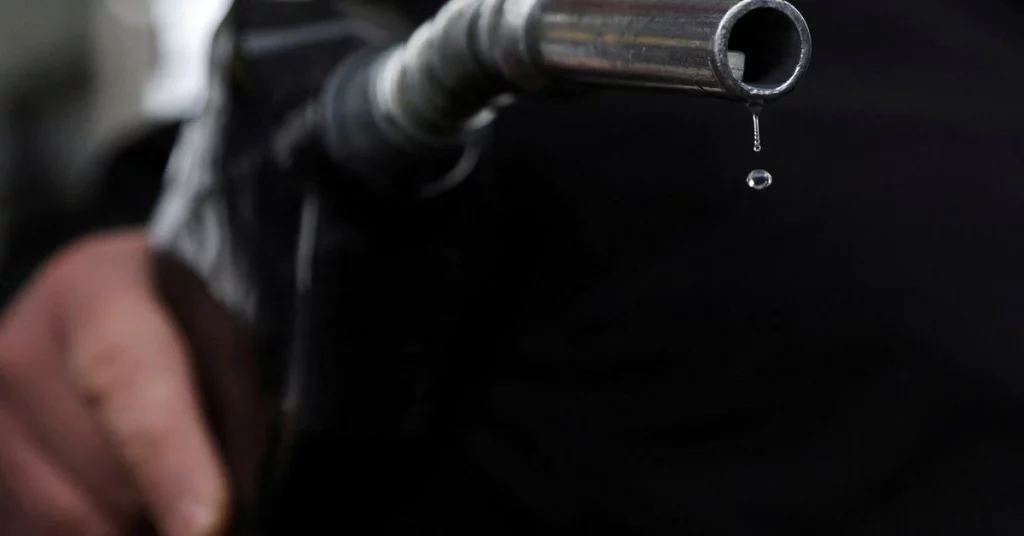 Hochrangige Ölbeamte verteidigen bei einer Anhörung im US-Kongress die hohen Kraftstoffpreise