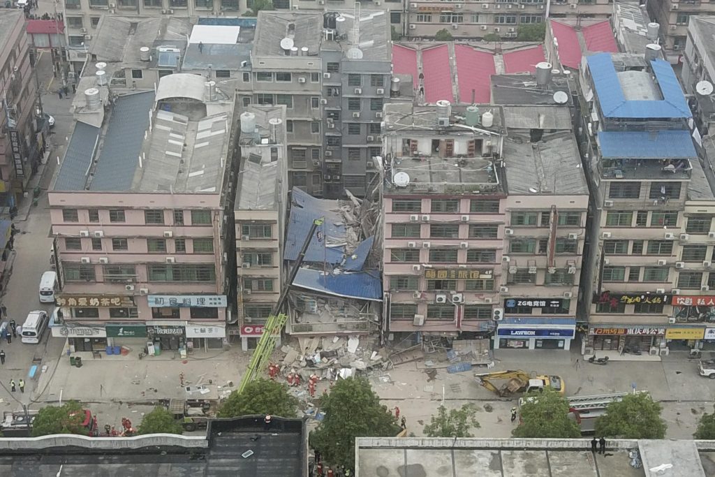 Frau 50 Stunden nach Gebäudeeinsturz in China gerettet