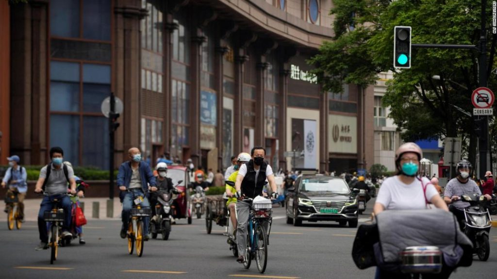 Shanghai wird „wiedereröffnet“, wo 25 Millionen Menschen frei herumlaufen.  Doch der Schock des Lockdowns hält an