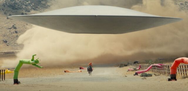 Das ist ein großes UFO.