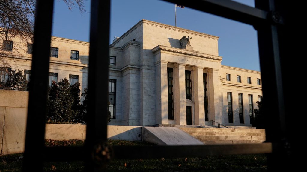 Fed-Bericht sieht „bescheidenes oder bescheidenes“ Wirtschaftswachstum, wenn die Inflation anzieht