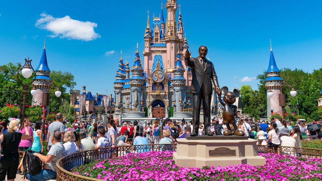 Die Welt von Disney versinkt im Chaos, als zwei Familien in einer gewaltigen Schlacht um das Magic Kingdom kämpfen