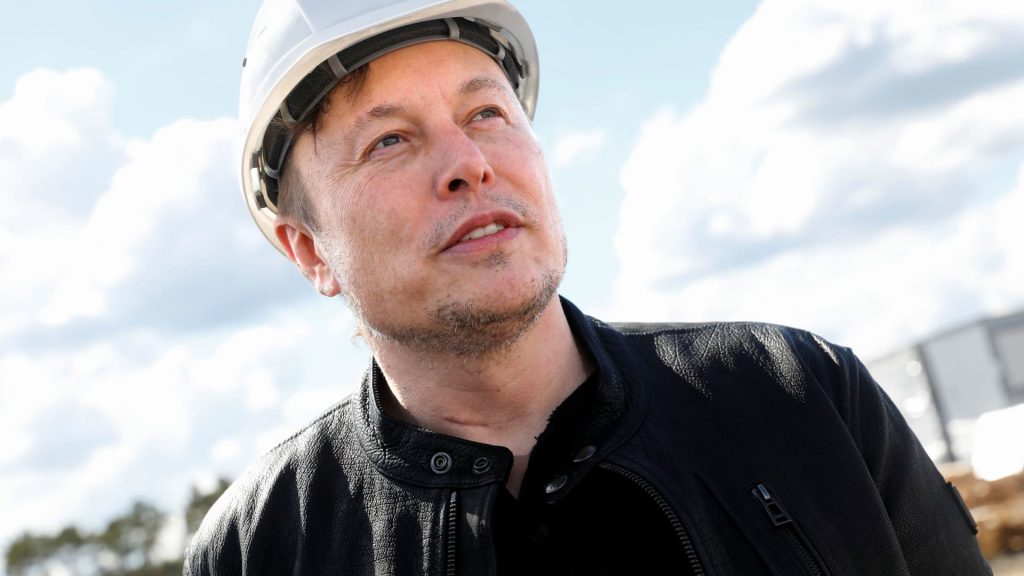 Elon Musk teilt Twitter mit, dass er den Deal abschließt