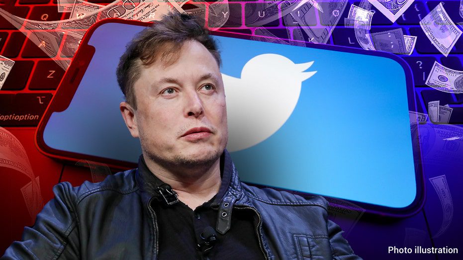 Elon Musk trägt eine Jacke mit einem Telefon mit dem Twitter-Logo dahinter