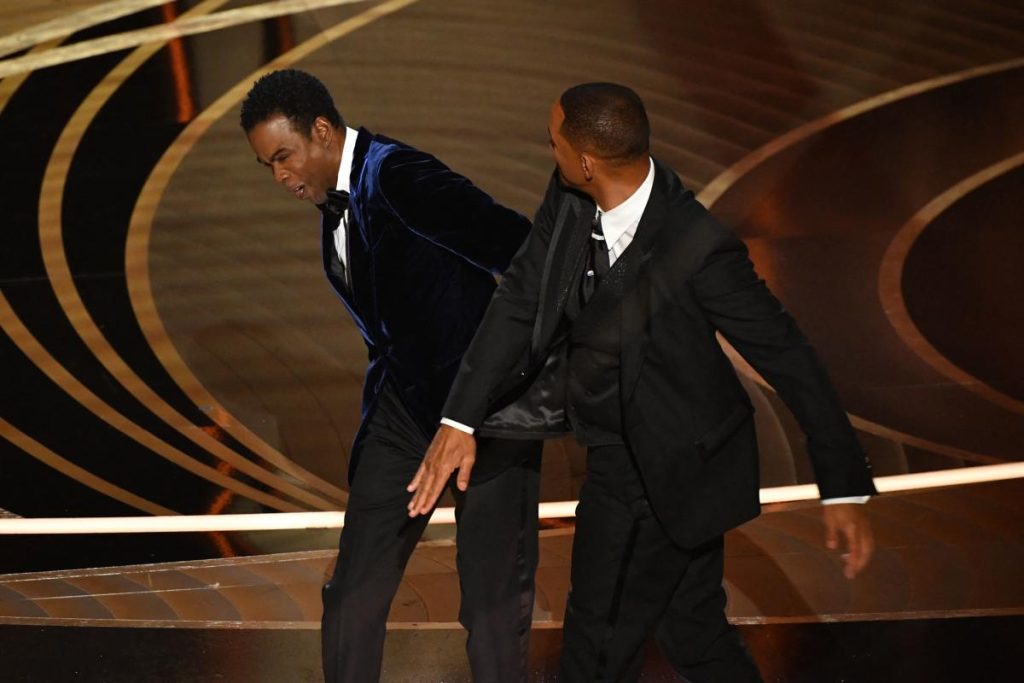 Chris Rock sagte, er habe ein Angebot, die Oscars auszurichten, 5 Monate, nachdem er Will Smith geschlagen hatte, abgelehnt