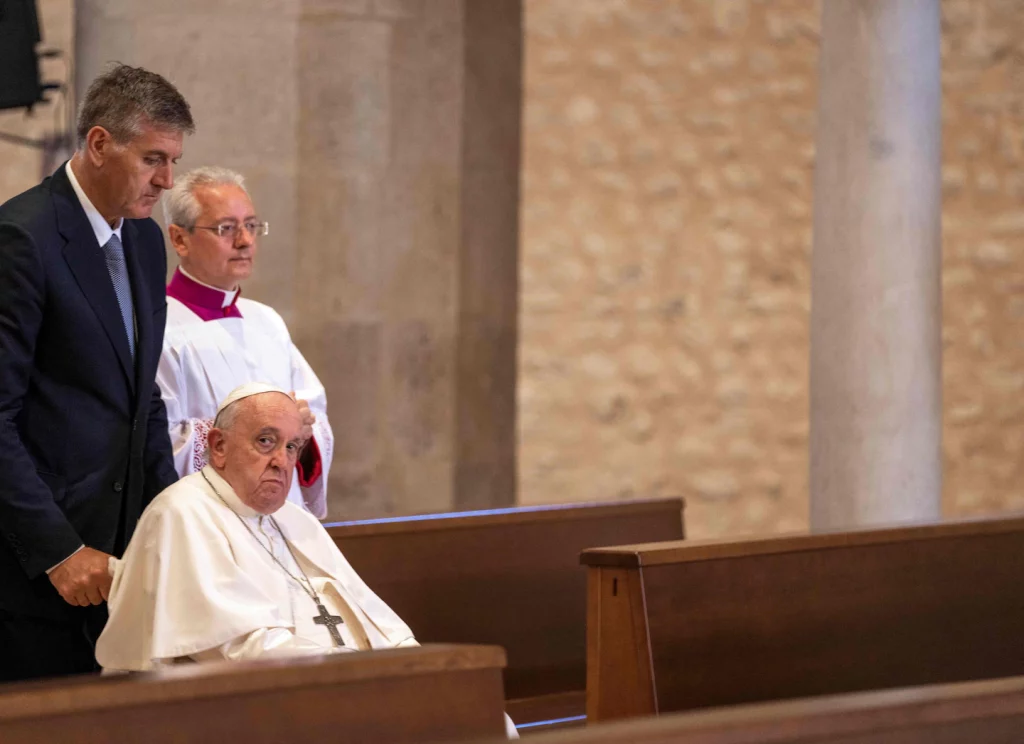 Kardinäle der katholischen Kirche im Vatikan trafen sich mit Papst Franziskus