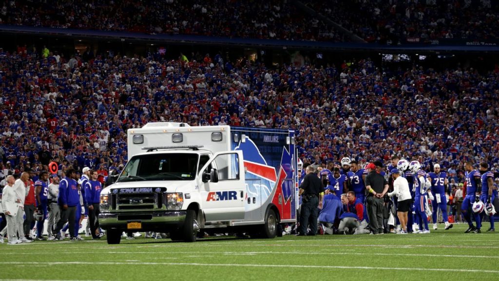 Buffalo Bills CB Dane Jackson wurde nach einer Kollision mit seinem Teamkollegen wegen einer Nackenverletzung ins Krankenhaus eingeliefert