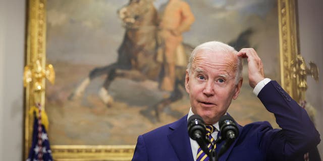 Präsident Joe Biden spricht am 24. August 2022 im Weißen Haus in Washington über Studienkreditschulden.