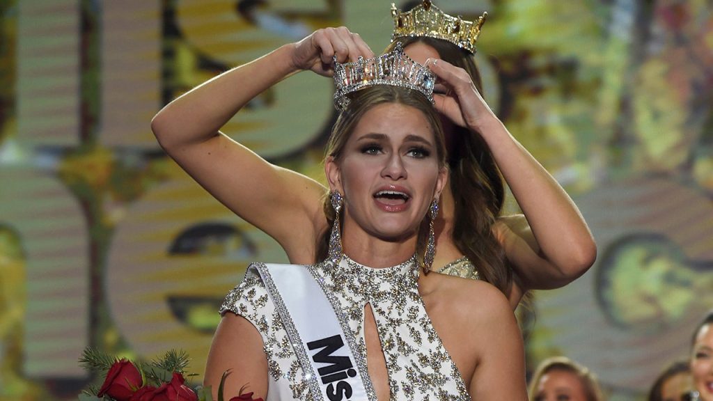 Die Gewinnerin von Miss America 2023, Miss Wisconsin Grace Stank, reflektiert ihren schockierenden Sieg: „Nur ein absolutes Durcheinander“