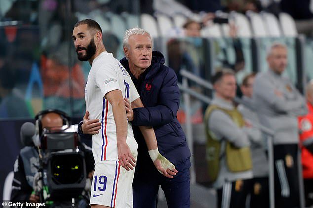 Die Beziehung von Benzema (links) zu Frankreichs Trainer Didier Deschamps (rechts) soll zerbrochen sein